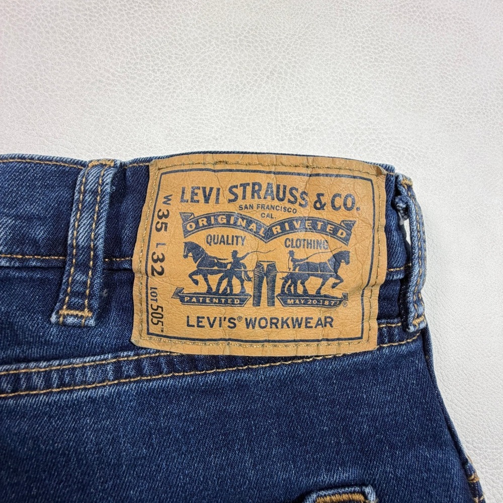 Levis Workwear 505 Regular Fit Mens Jeans Dark Wash Indigo 35x32 Straight Leg - Picture 2 of 11